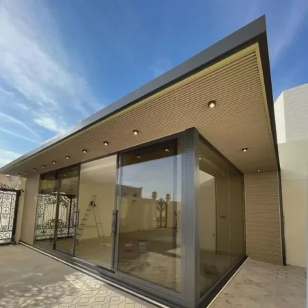 مجلس خارجي مصنوع من الساندوش بنل والحديد والأسمنت بورد بالدمام 